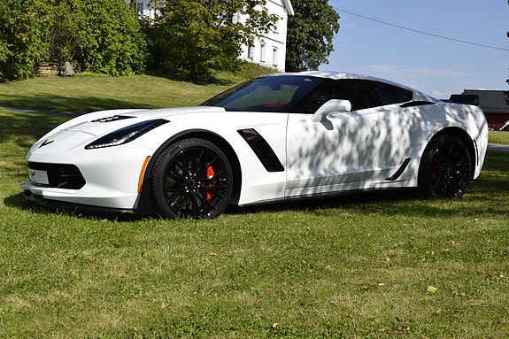 Chevrolet Corvette 3 of 30