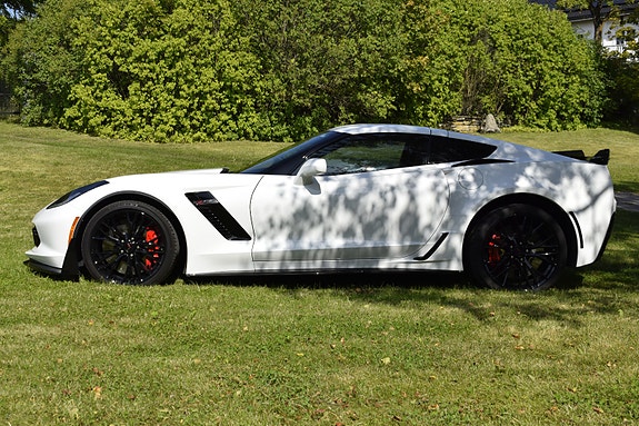 Chevrolet Corvette 4 of 30