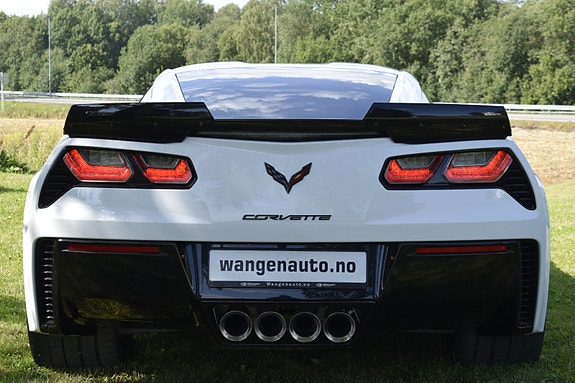 Chevrolet Corvette 5 of 30