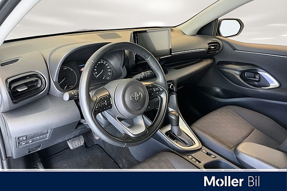 Toyota Yaris 10 of 18