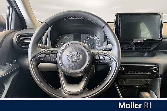 Toyota Yaris 14 of 18