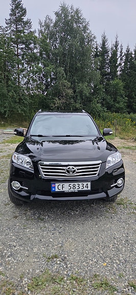 Toyota RAV4 2 of 12