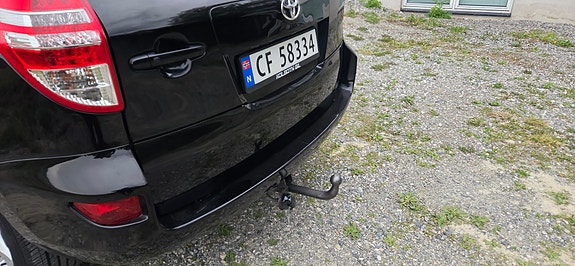 Toyota RAV4 6 of 12