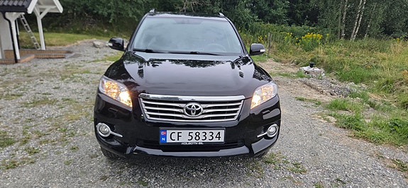 Toyota RAV4 12 of 12