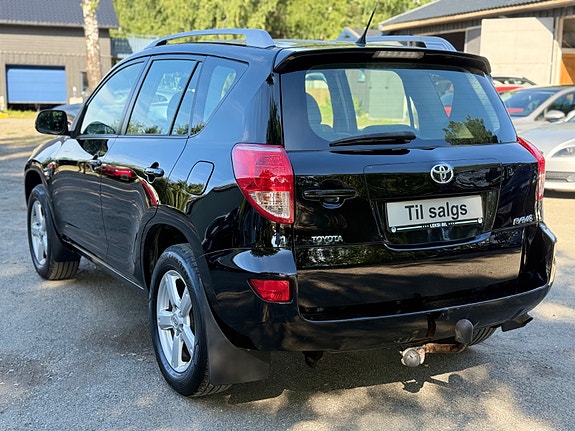 Toyota RAV4 15 of 30
