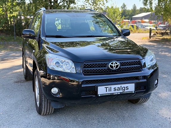 Toyota RAV4 5 of 30