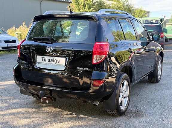 Toyota RAV4 10 of 30