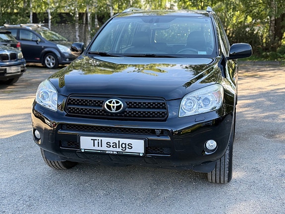Toyota RAV4 3 of 30