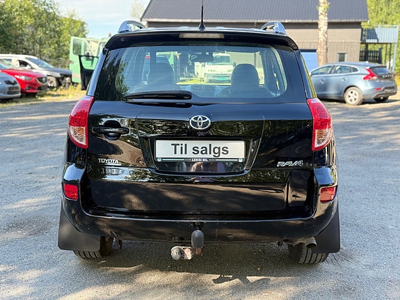 Toyota RAV4 13 of 30