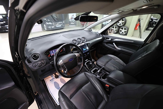 Ford S-MAX 25 of 30