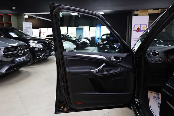 Ford S-MAX 21 of 30