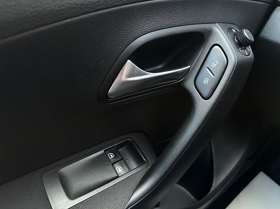 Volkswagen Polo 21 of 22