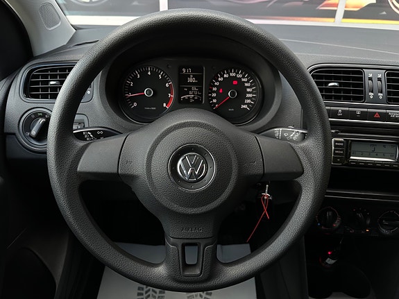 Volkswagen Polo 18 of 22