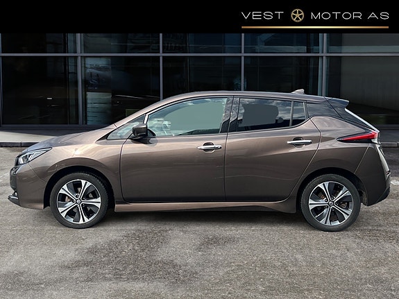 Nissan Leaf 4 of 5