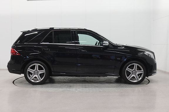 Mercedes-Benz GLE500 e 6 of 26