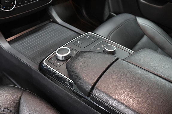 Mercedes-Benz GLE500 e 16 of 26