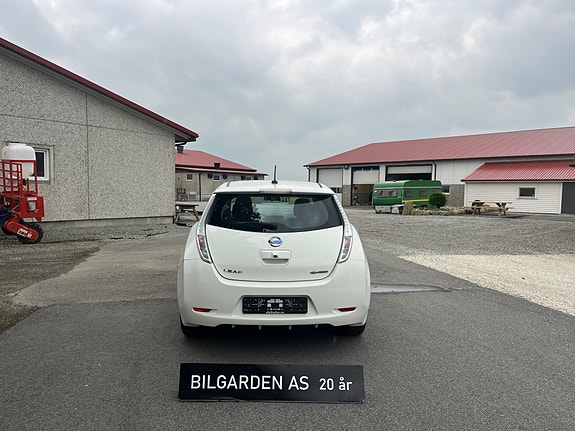 Nissan Leaf 6 of 11