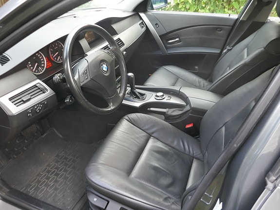 BMW 520i 8 of 17