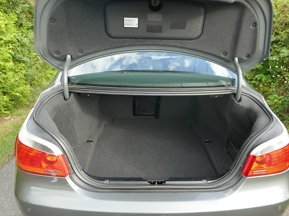BMW 520i 12 of 17