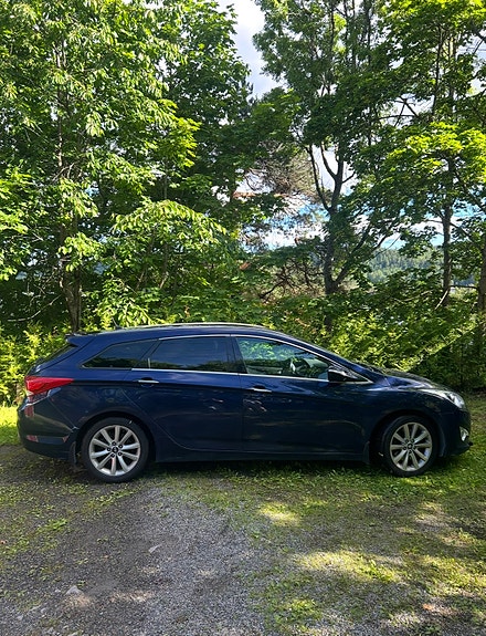 Hyundai i40 2 of 15