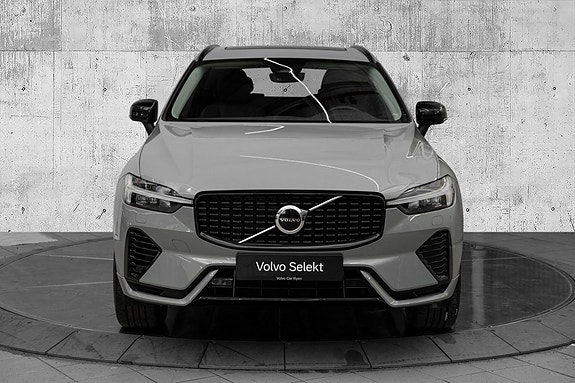 Volvo XC60 3 of 28