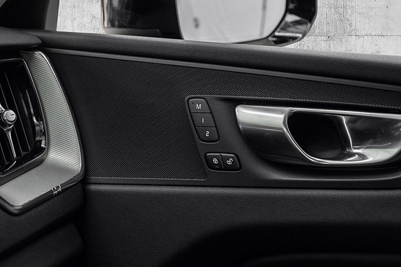 Volvo XC60 22 of 28