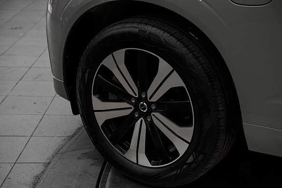Volvo XC60 9 of 28