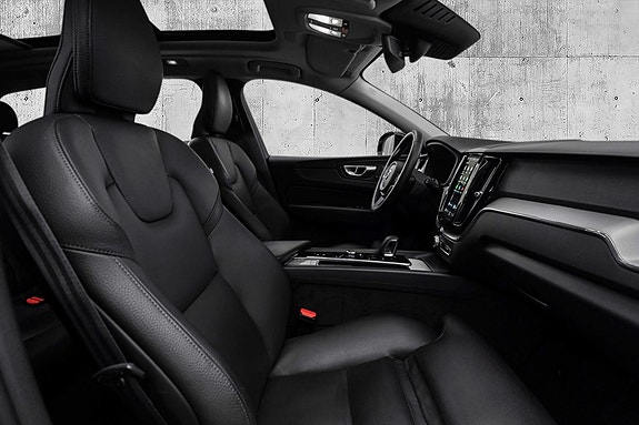 Volvo XC60 25 of 28