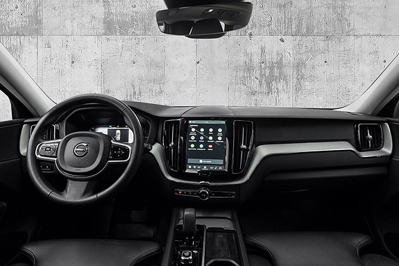 Volvo XC60 14 of 28