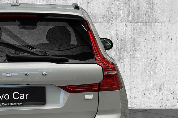 Volvo XC60 8 of 29