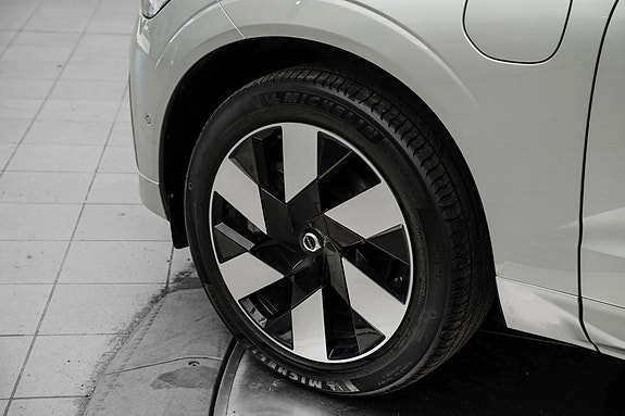 Volvo XC60 9 of 29