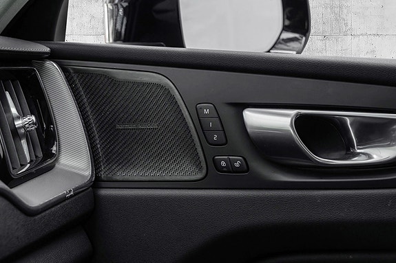 Volvo XC60 22 of 29