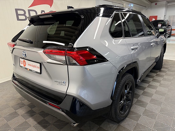 Toyota RAV4 5 of 30
