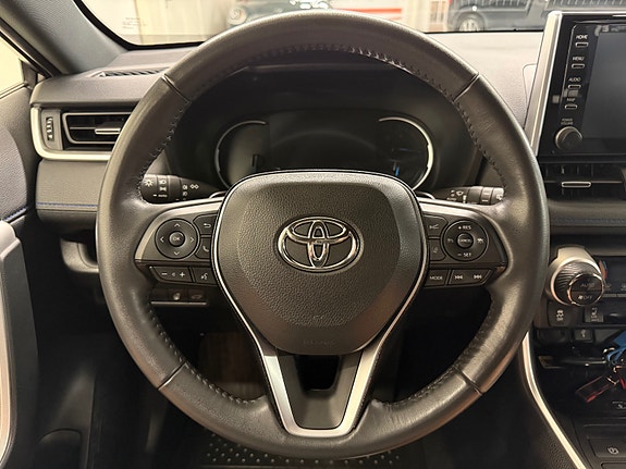 Toyota RAV4 20 of 30
