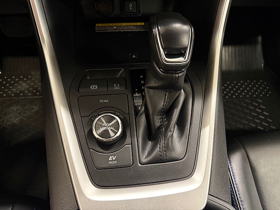 Toyota RAV4 25 of 30