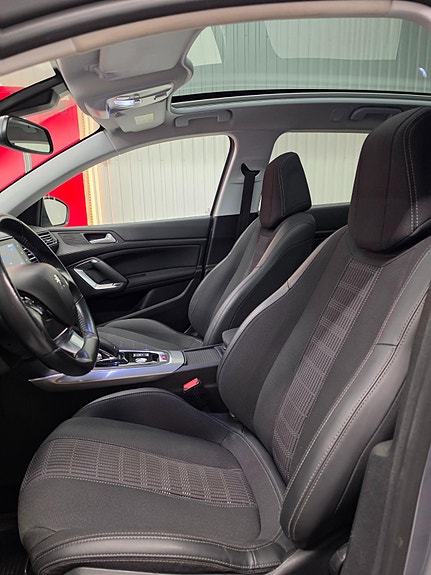 Peugeot 308 SW 11 of 24
