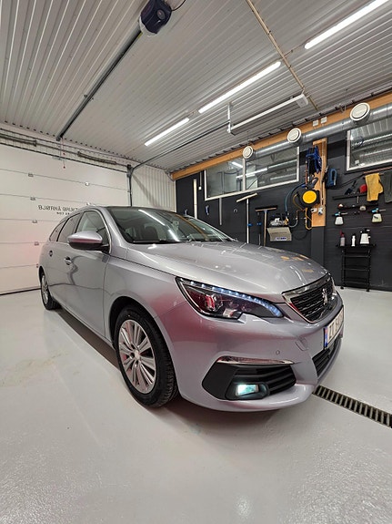 Peugeot 308 SW 7 of 24