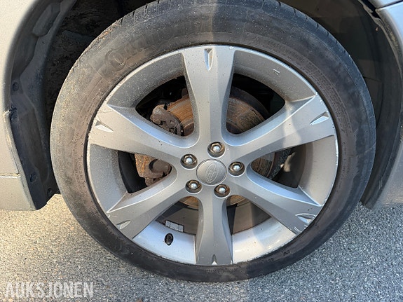 Subaru Legacy 17 of 30