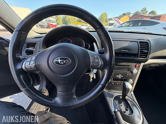 Subaru Legacy 24 of 30