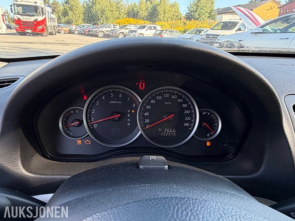 Subaru Legacy 25 of 30