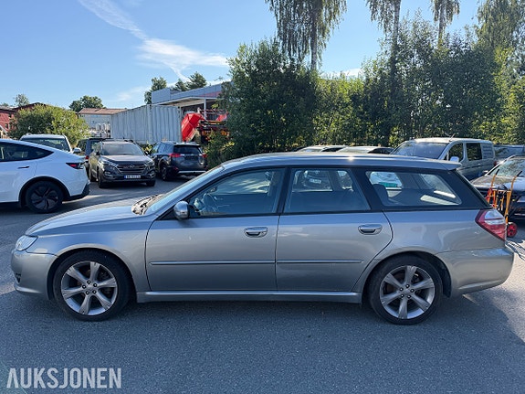 Subaru Legacy 2 of 30