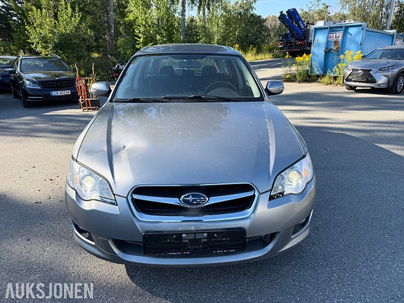 Subaru Legacy 8 of 30
