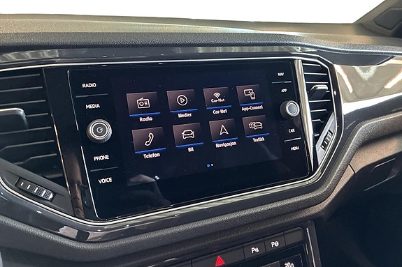 Volkswagen T-Roc 13 of 17
