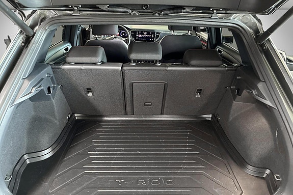 Volkswagen T-Roc 9 of 17