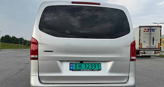 Mercedes-Benz eVito Tourer 5 of 9
