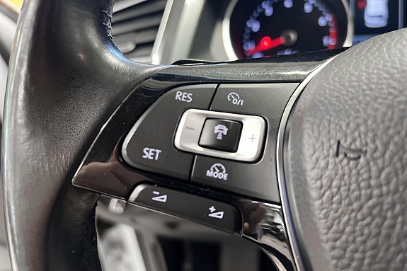 Volkswagen Tiguan 16 of 30