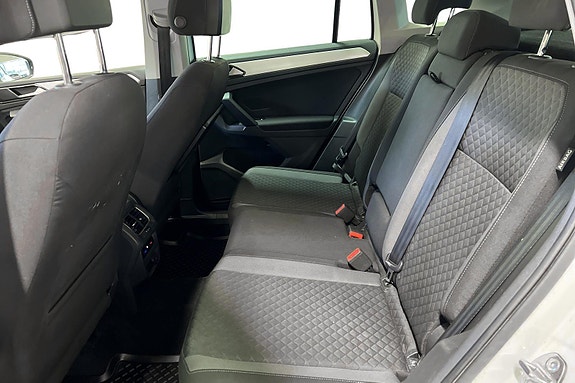 Volkswagen Tiguan 7 of 30