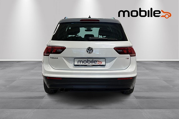 Volkswagen Tiguan 4 of 30