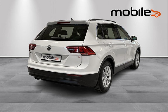 Volkswagen Tiguan 3 of 30