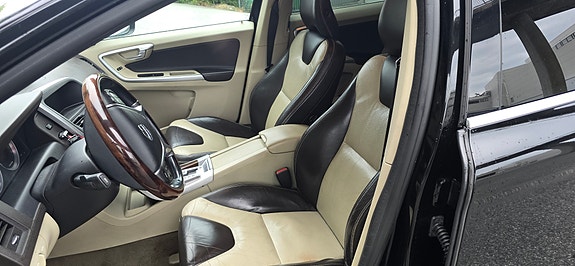 Volvo XC60 9 of 15